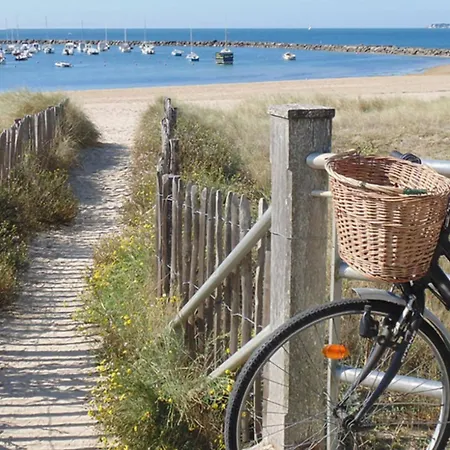 Bright Close To The And Town Centre La Tranche-sur-Mer
